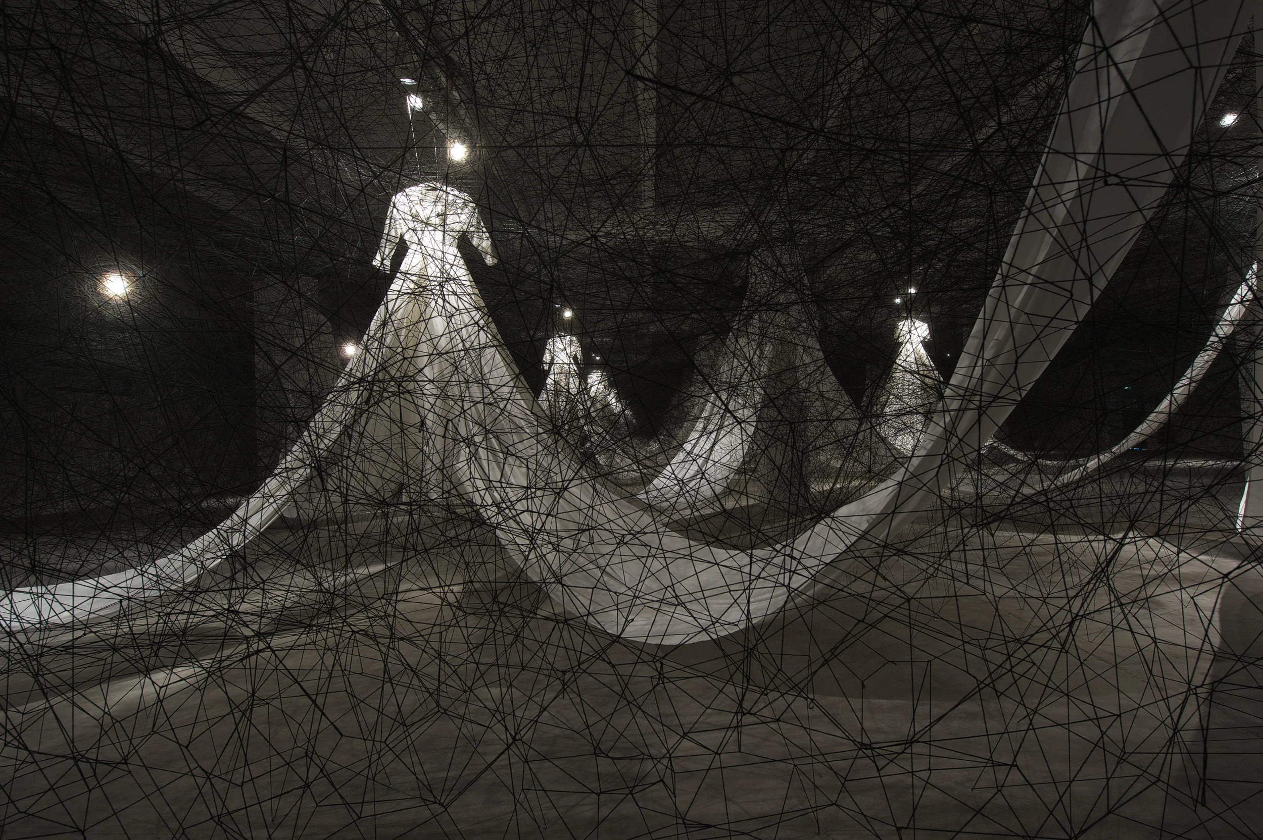CHIHARU SHIOTA–塩田千春